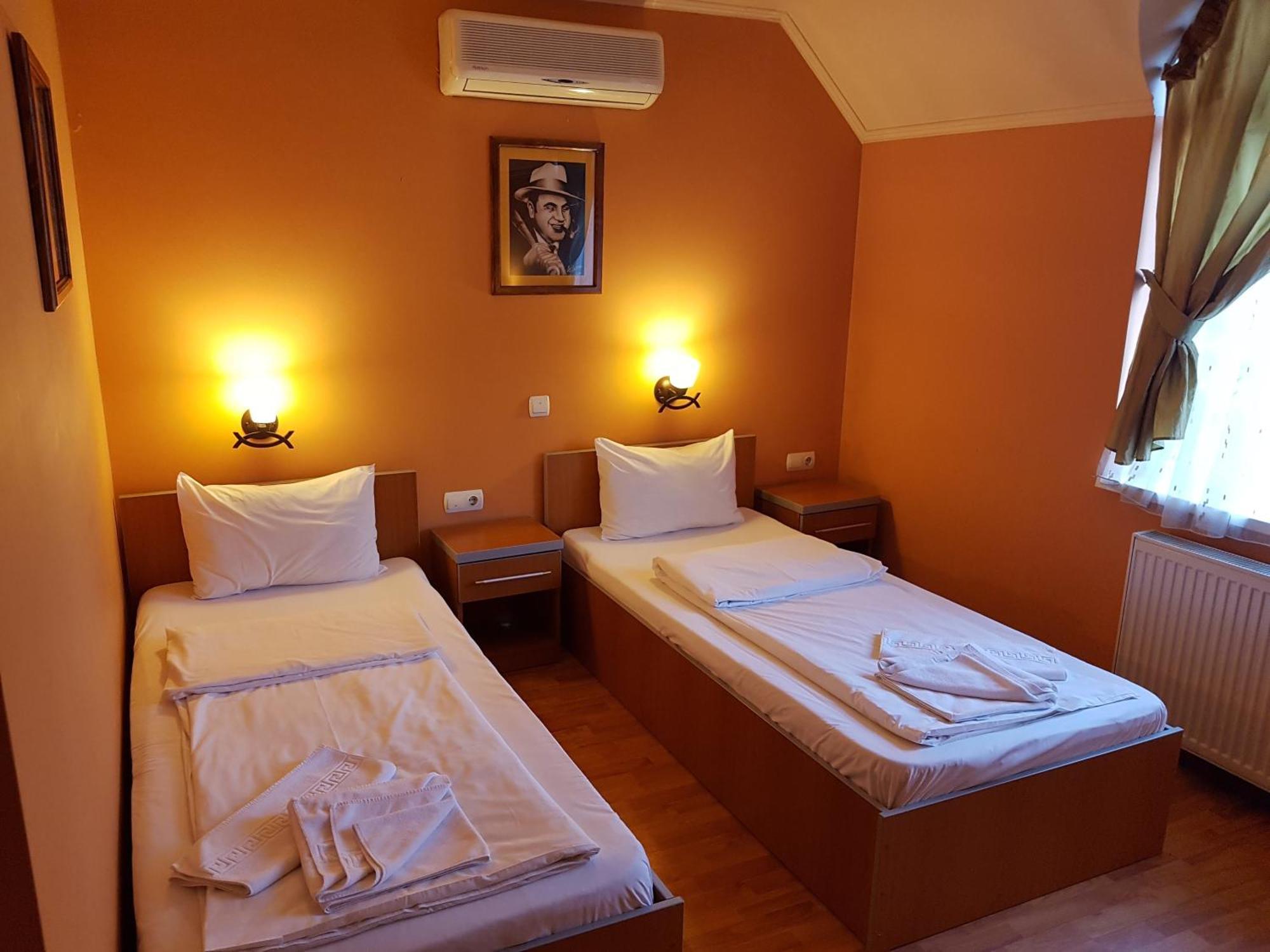 Motel Al Capone ซาตูมาเร ภายนอก รูปภาพ